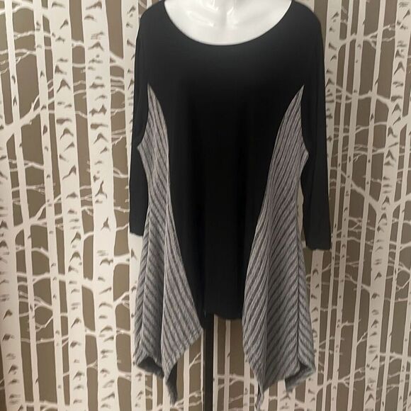 Indigo Soul 2XL Shark Bite Hem Tunic Top - Picture 4 of 5